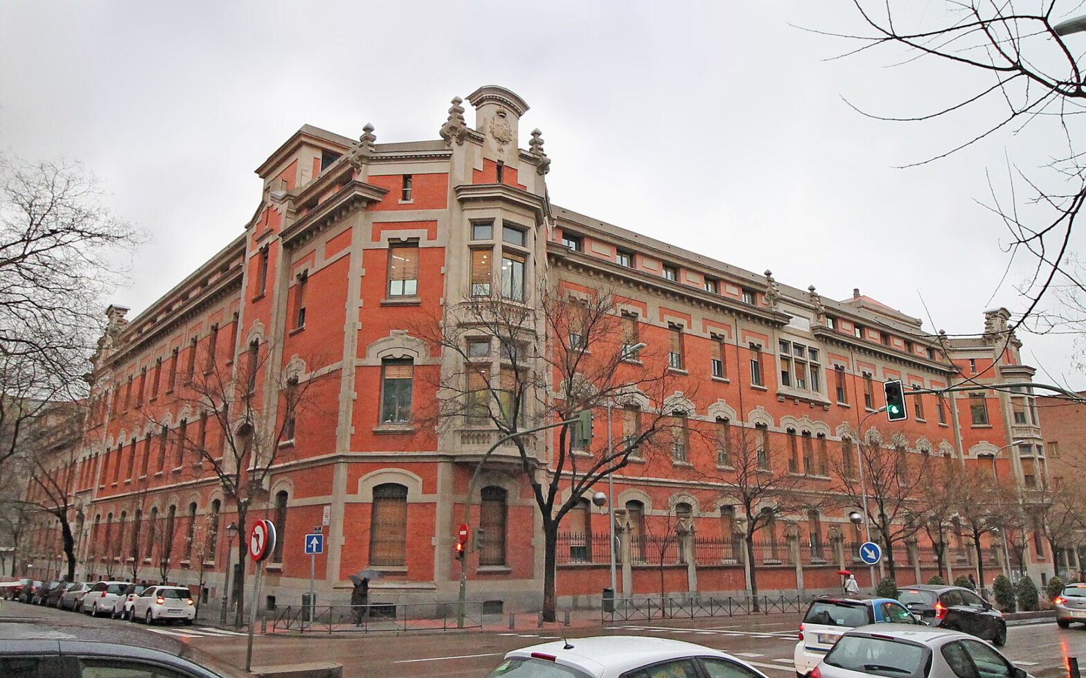 Fachada edificio A del Hospital Universitario Santa Cristina